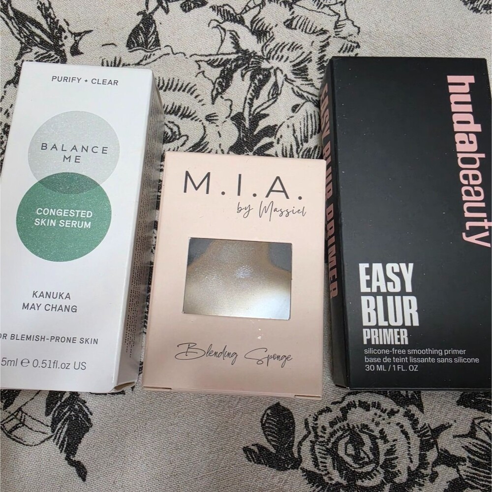 RETAIL $68 Huda Beauty Blur Primer + MIA Blending Sponge + Balance Me Skin Serum
